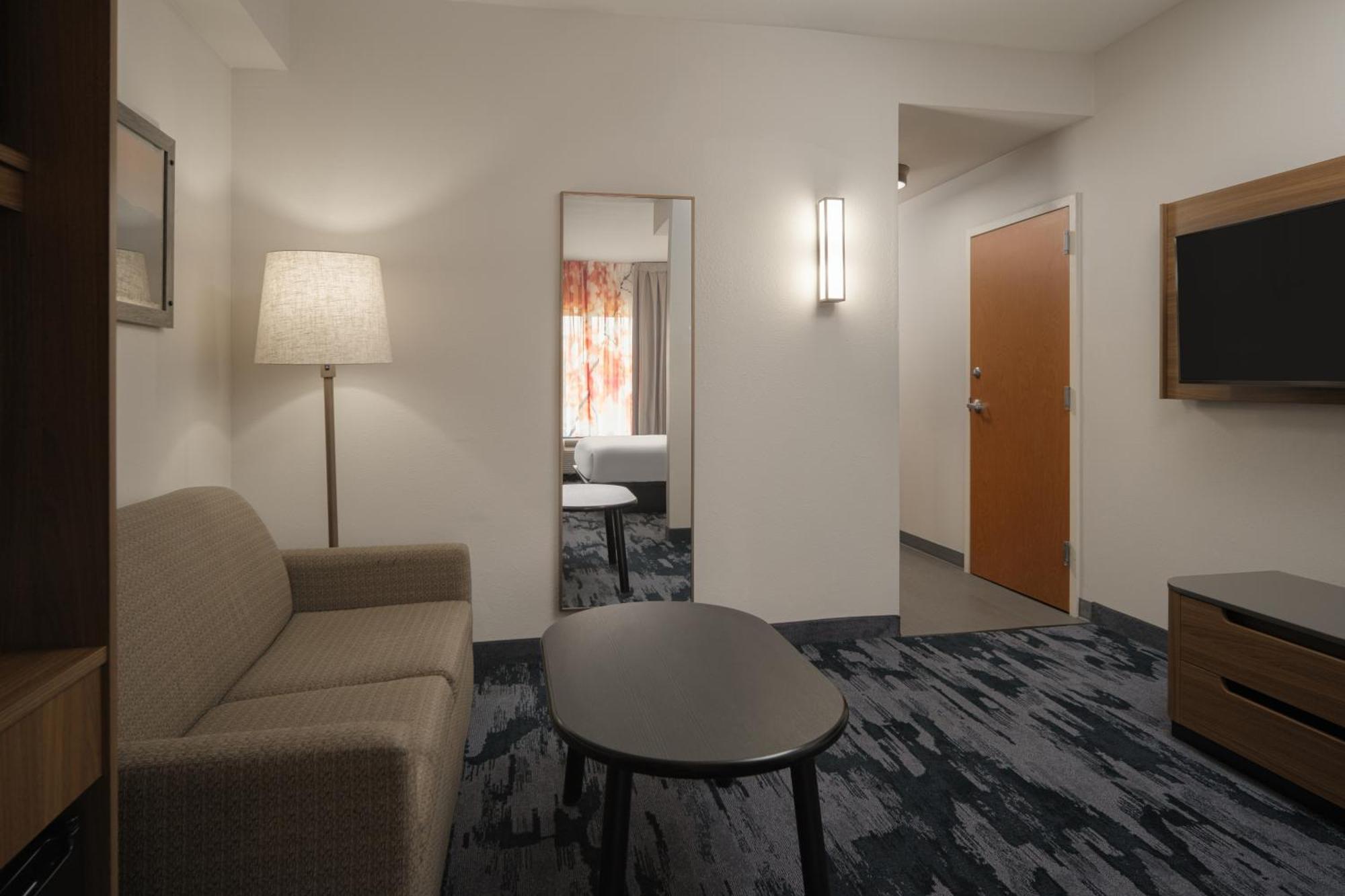 Fairfield Inn And Suites Cleveland Exterior photo