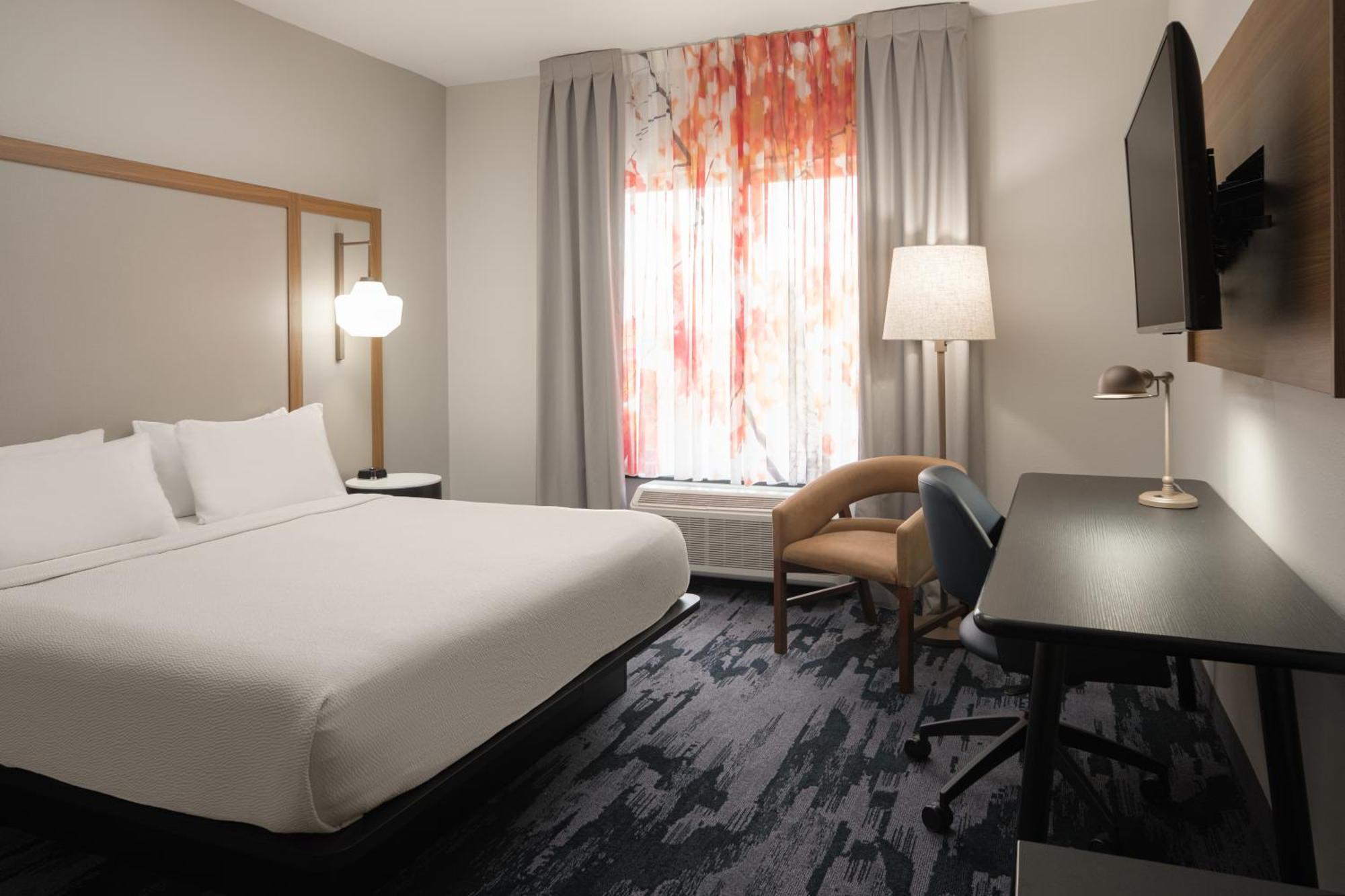 Fairfield Inn And Suites Cleveland Exterior photo
