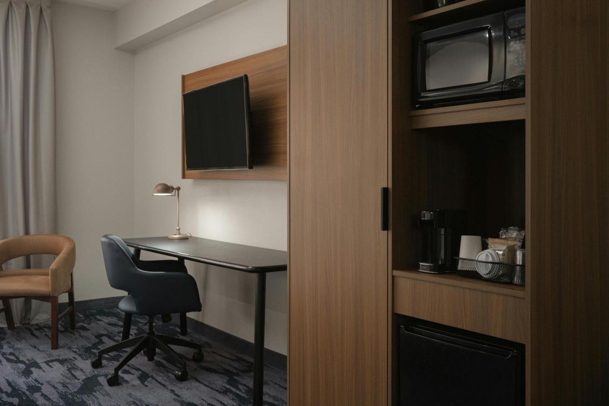Fairfield Inn And Suites Cleveland Exterior photo