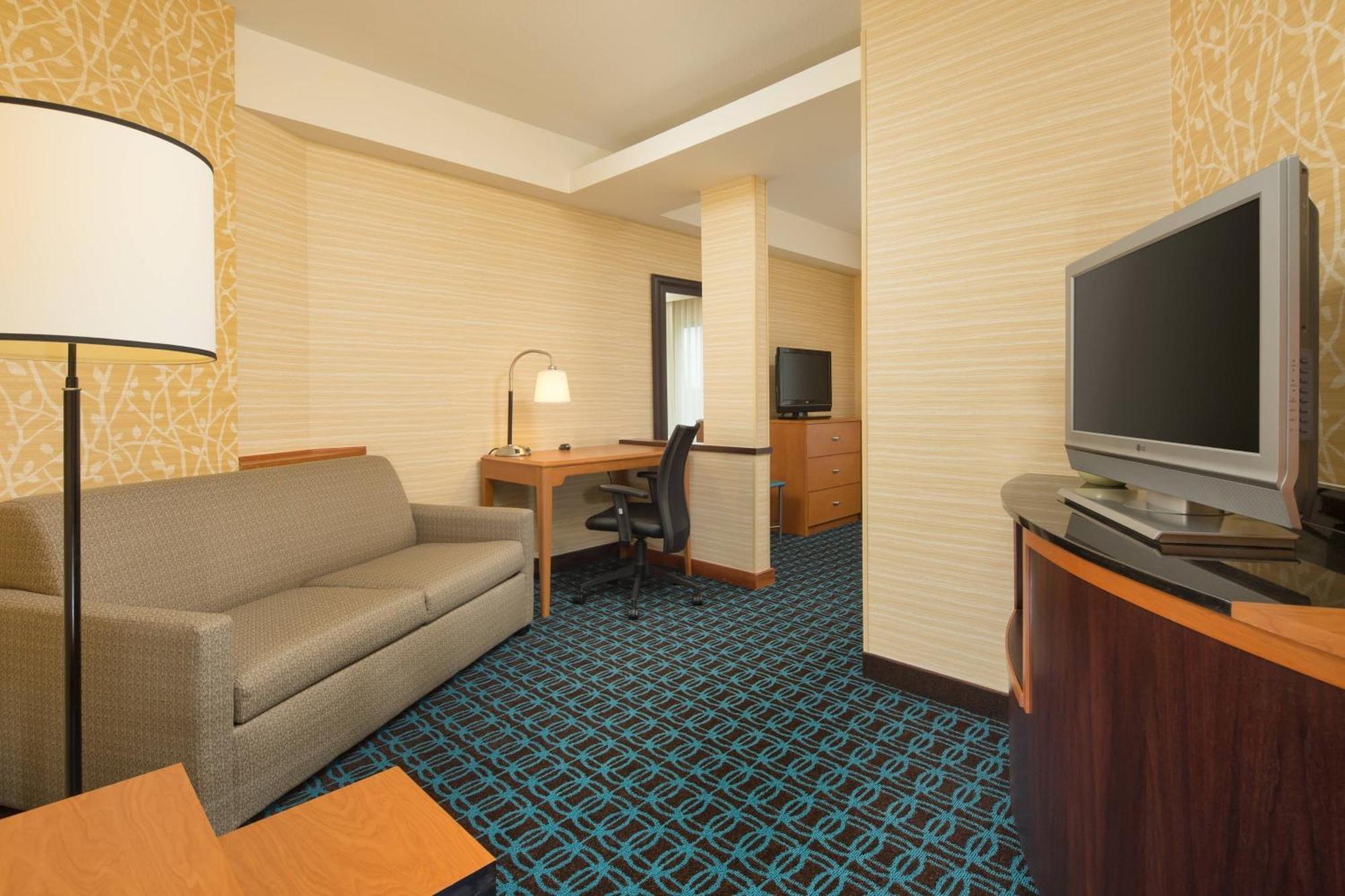 Fairfield Inn And Suites Cleveland Exterior photo